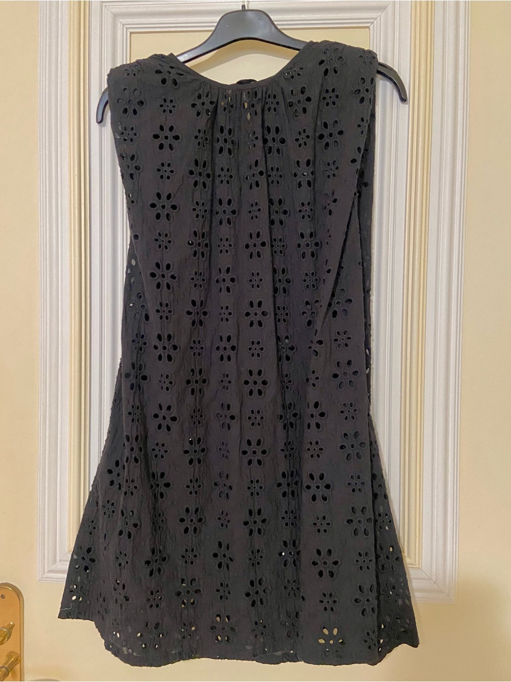 Sleeveless Black Eyelet A-Line cotton Dress 34” long with pockets Size L